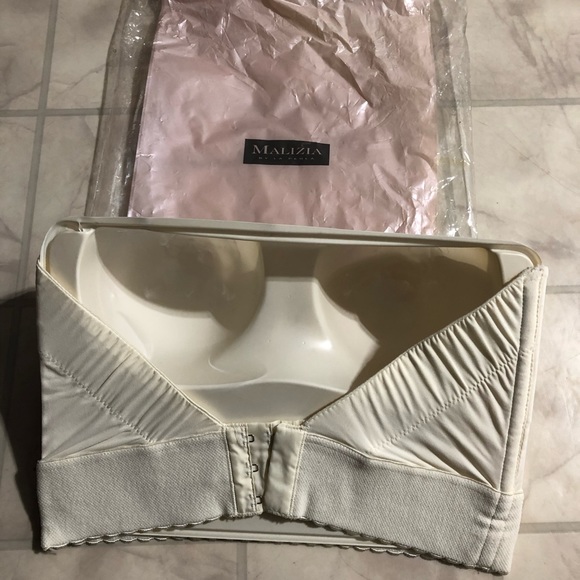 Malizia by la Perla.  Strapless bra.  Brand new with packaging. - Picture 2 of 12